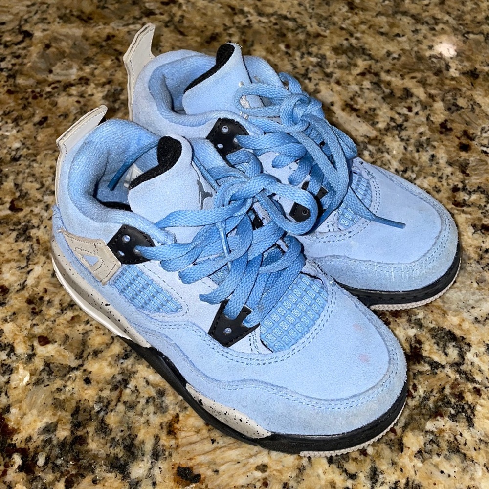Jordan 4 Retro University Size 11 Kids